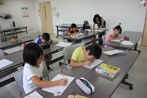 修学旅行費の一部助成