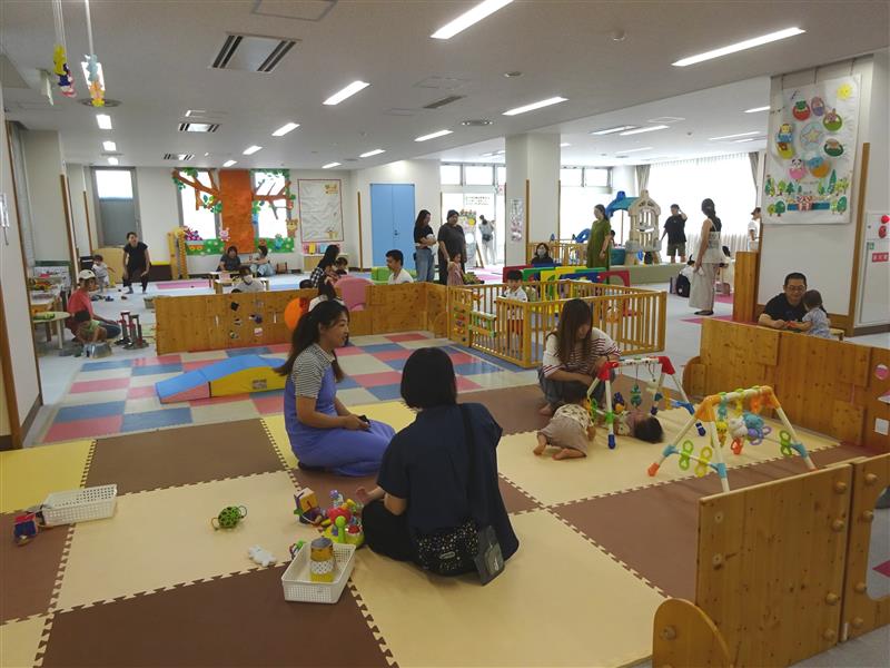 れいわ子ども情報センター(親子サロンフロア・子育て応援フロア)